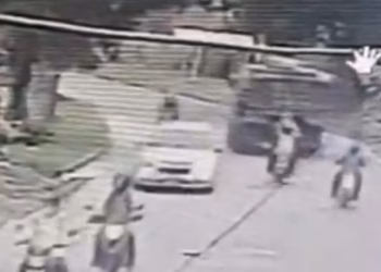 Una pequeña de 4 años