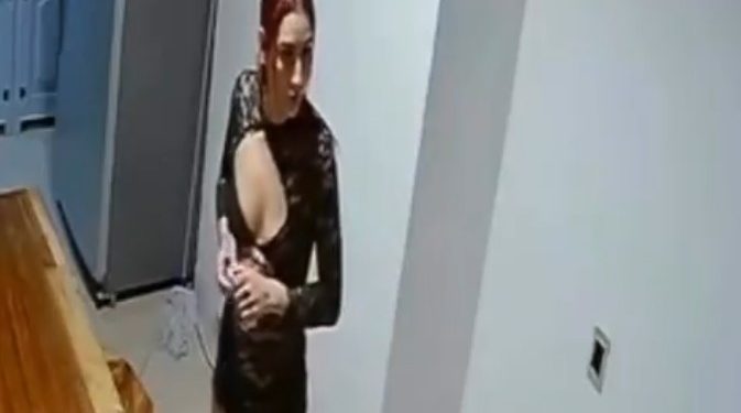 Pensaba que nadie la estaba viendo