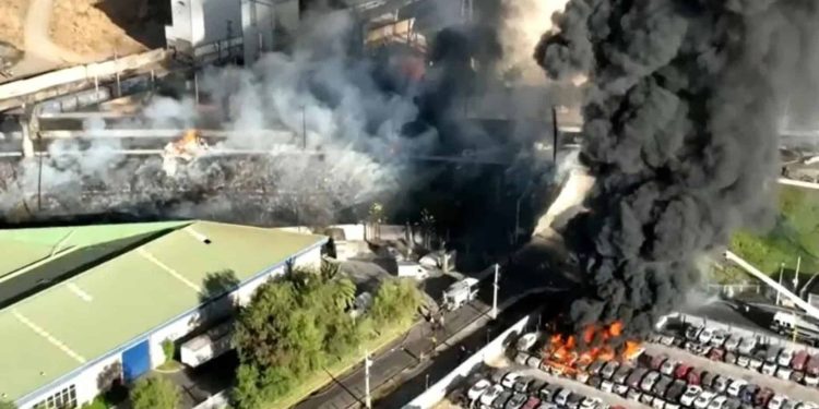 Al menos cuatro muertos y 17 heridos por la explosión de un camión de gas
