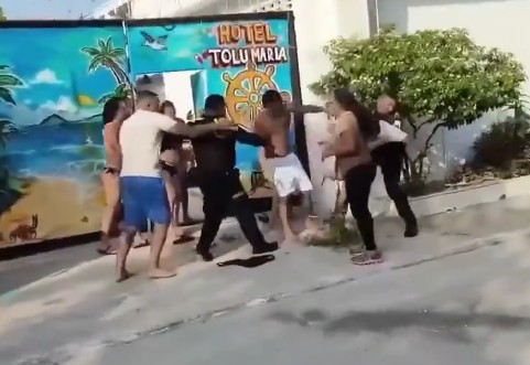 Lo encontró con otra