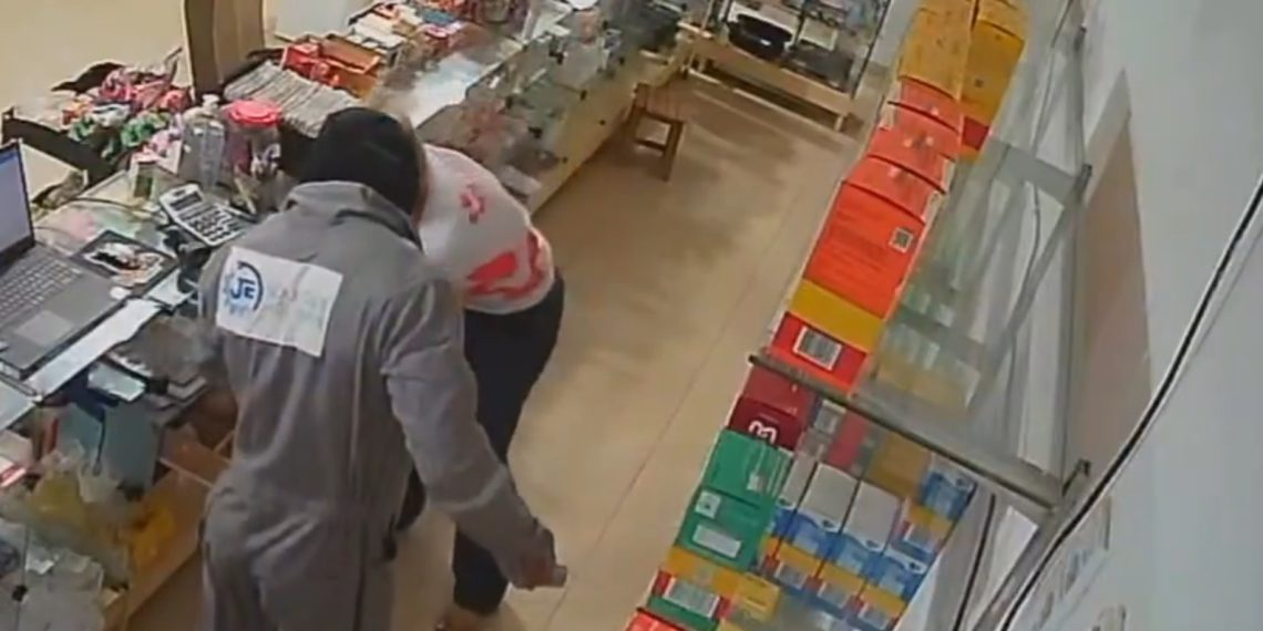 La empleada de una farmacia