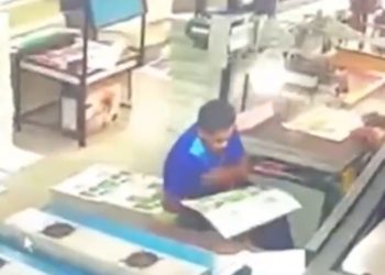 Milinda Madhusanga Wijesinghe en la imprenta