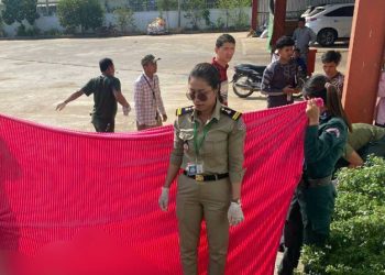 Al amante, a la esposa y a sí mismo.