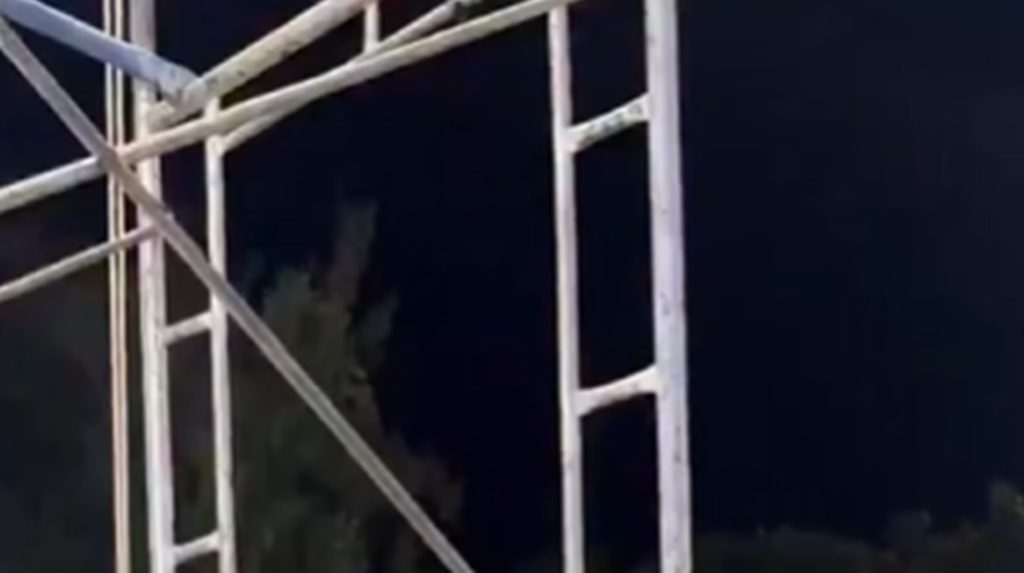 Trabajador en festival de Tailandia